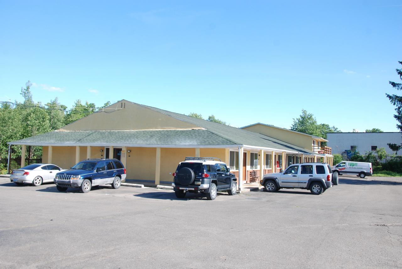 Mount Laurel Motel Hazleton Eksteriør bilde