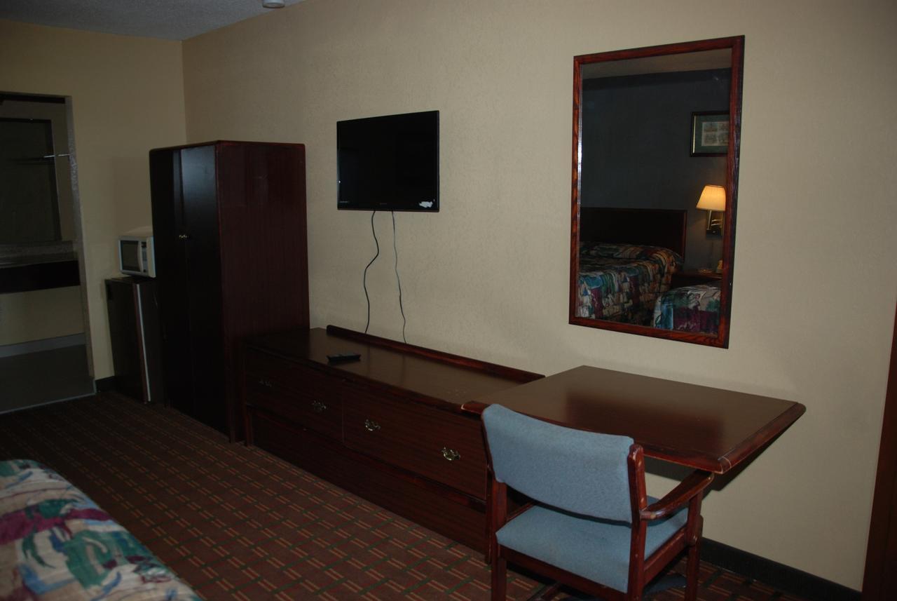 Mount Laurel Motel Hazleton Eksteriør bilde