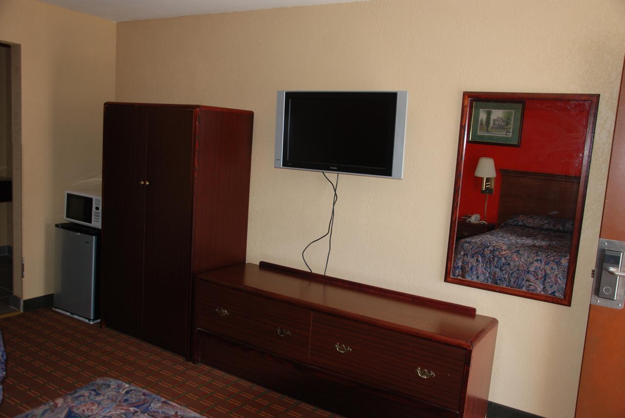 Mount Laurel Motel Hazleton Eksteriør bilde