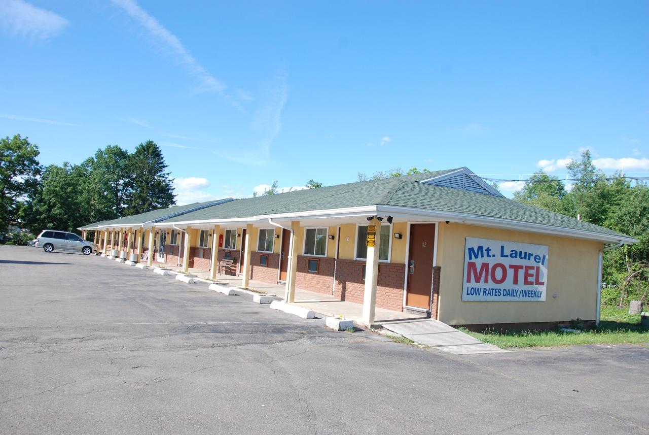 Mount Laurel Motel Hazleton Eksteriør bilde
