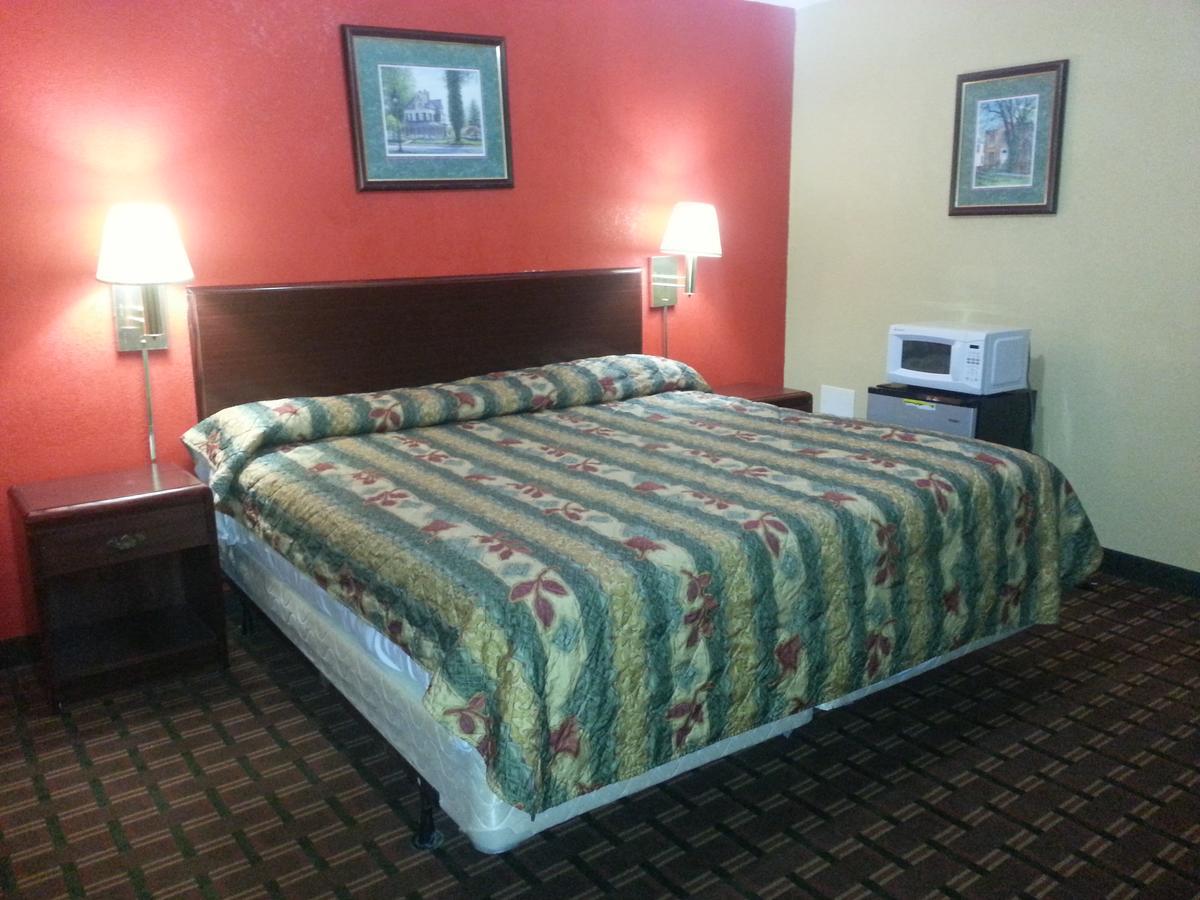 Mount Laurel Motel Hazleton Eksteriør bilde